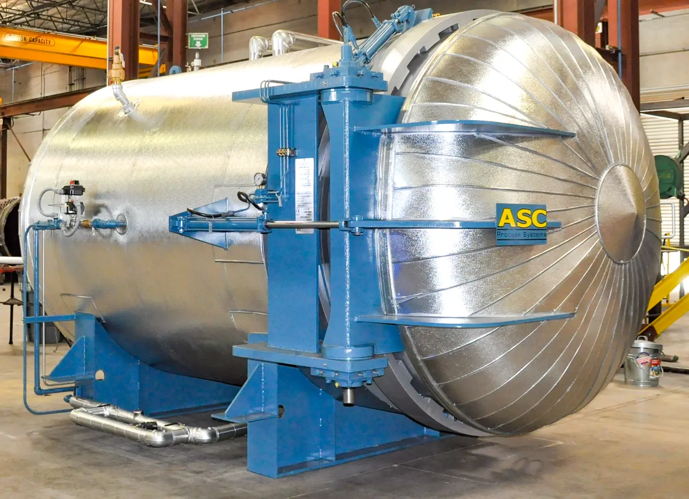 An insulated ASC vulcanizing autoclave with its quick-opening door