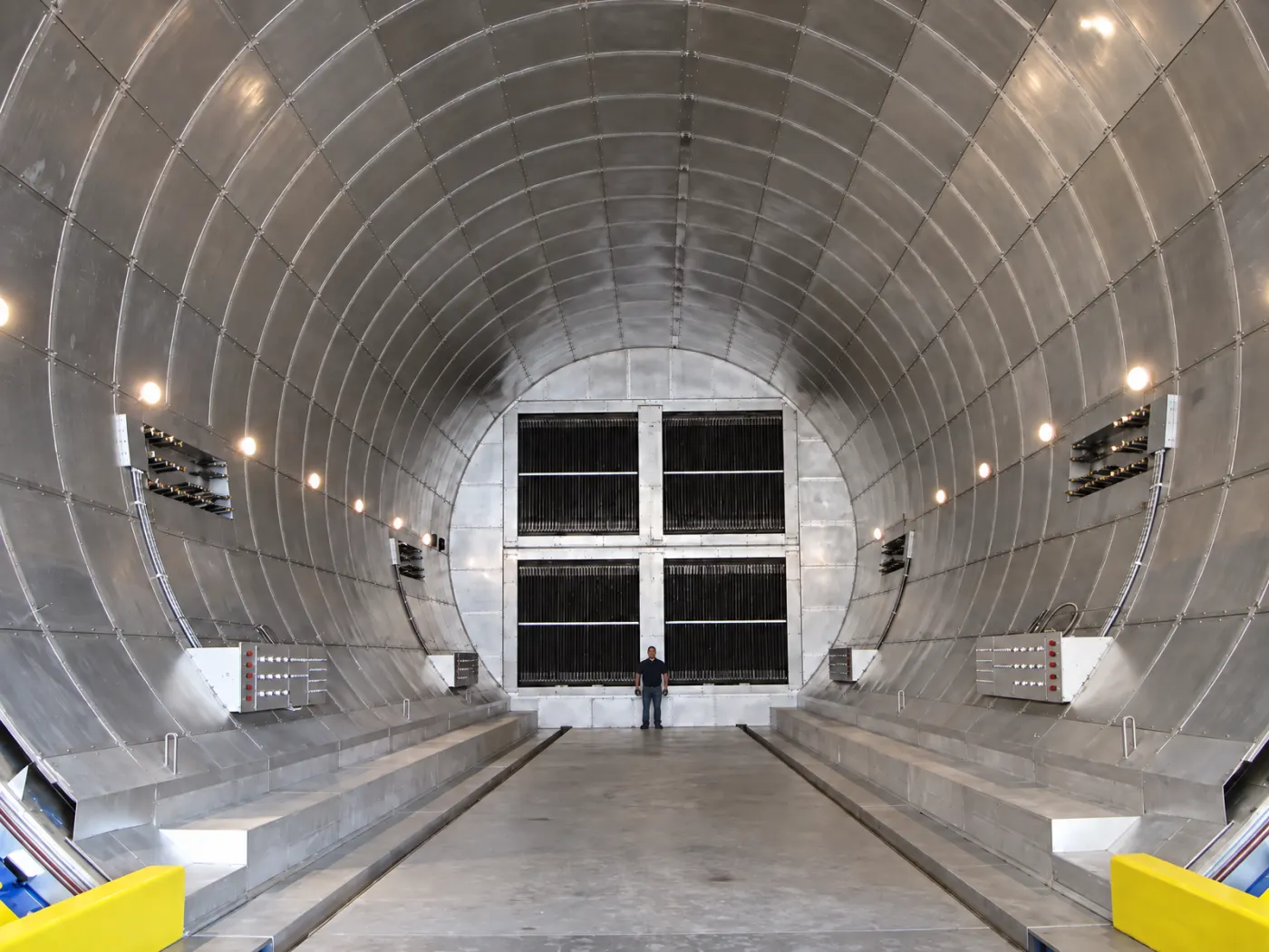 Looking into the working space of a very large ASC composite autoclave